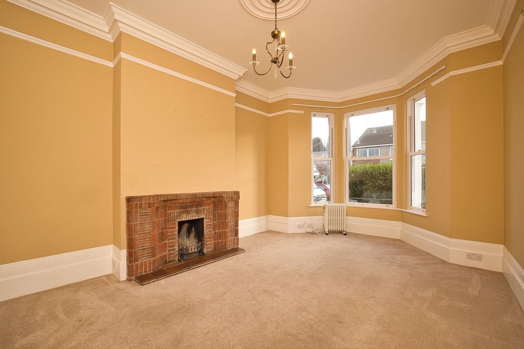 Property photo 3 of 32 Picture 3