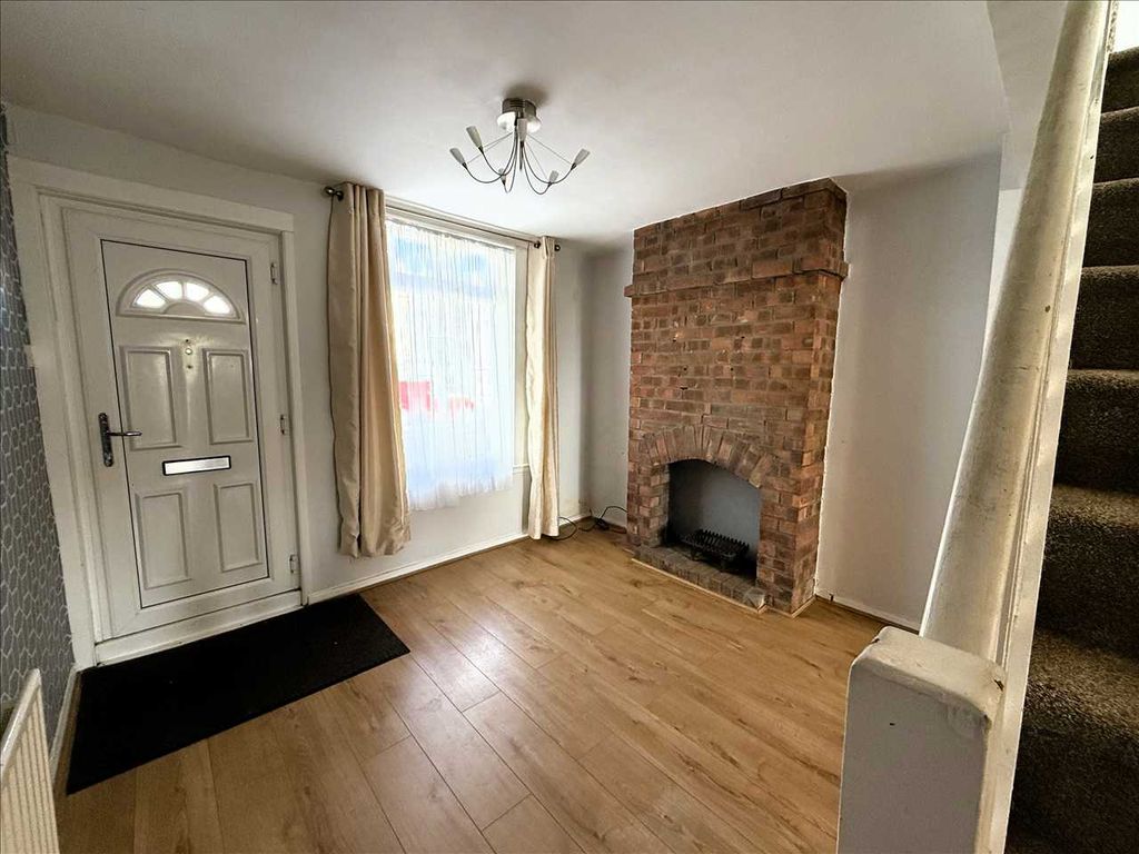 Property photo 2 of 11 Entrance/Lounge