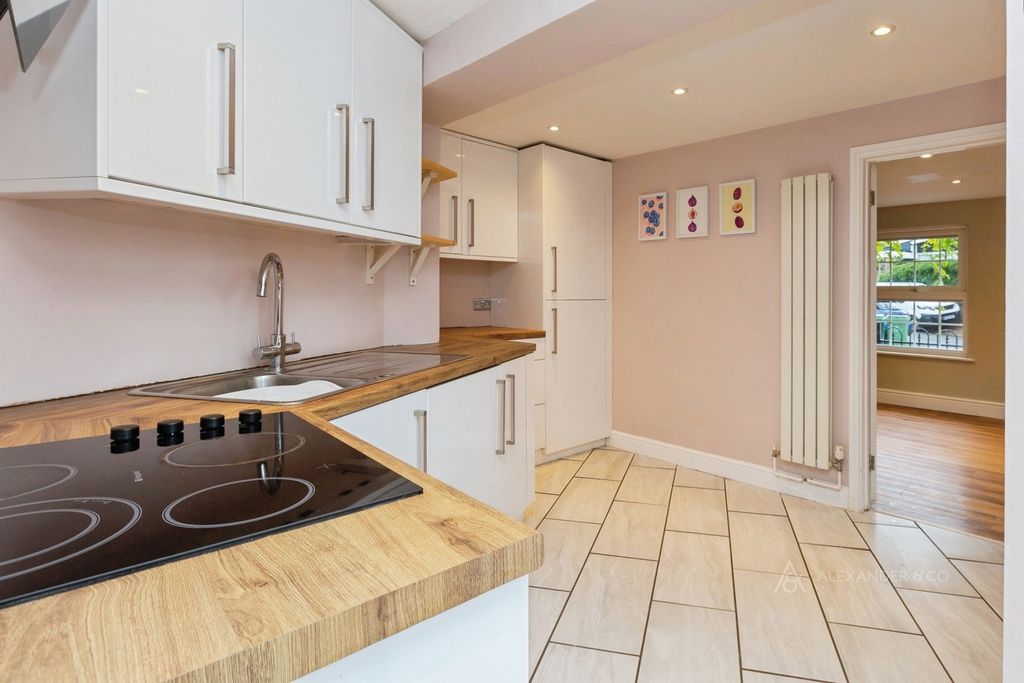 Property photo 3 of 19 Pbox-Img.Jpg