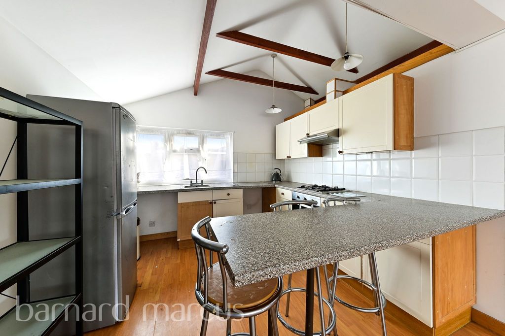 Property photo 2 of 8 Image