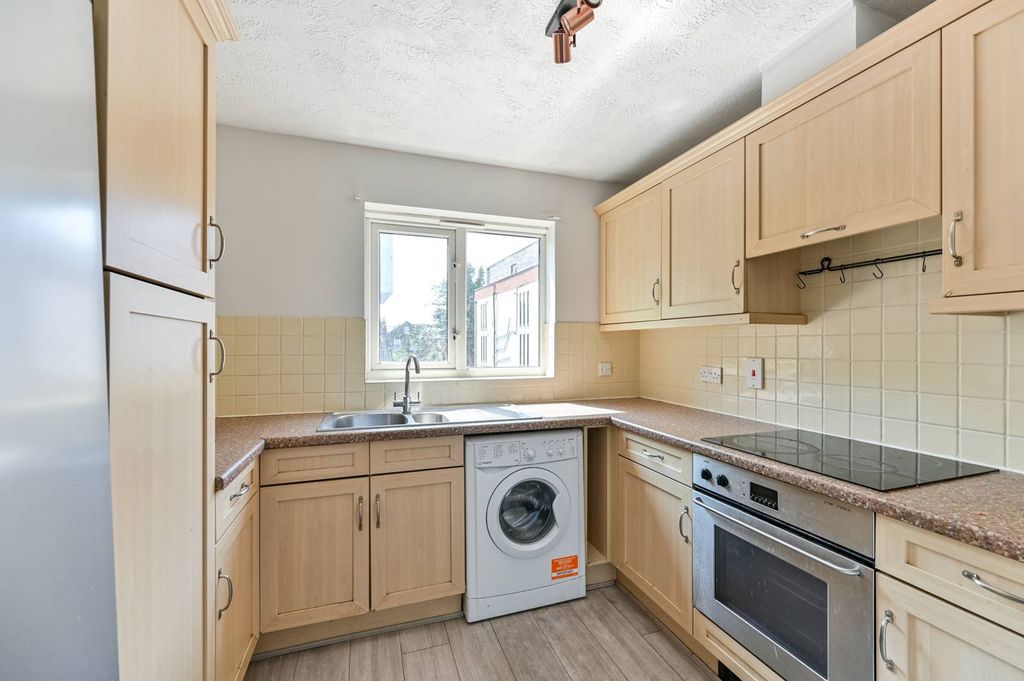 Property photo 1 of 8