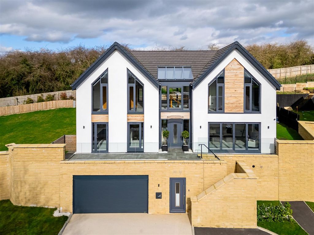 Property photo 1 of 40