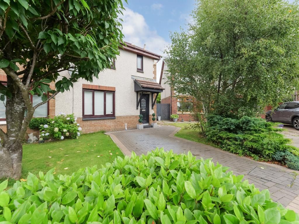 Property photo 1 of 18 External