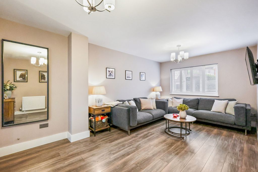 Property photo 3 of 24