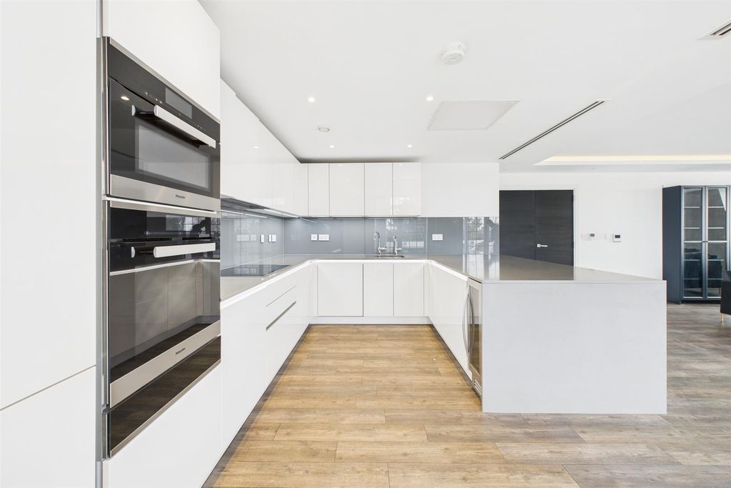 Property photo 2 of 10 Cam02700G0-Pr0269-Still003.Jpg