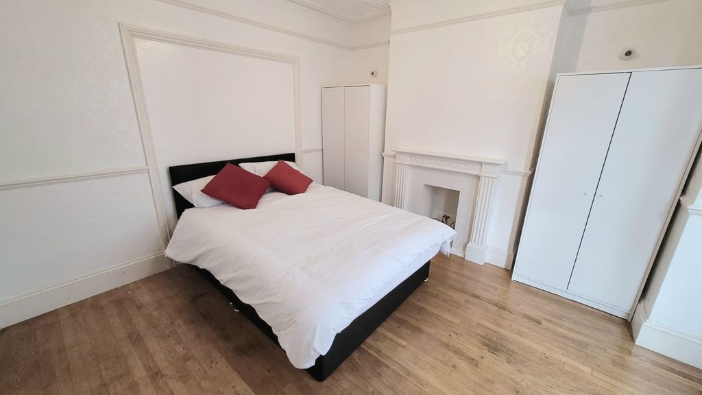 Property photo 3 of 13 Image