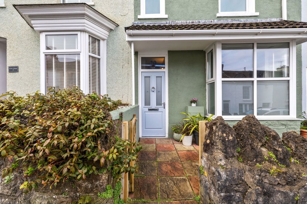 Property photo 2 of 29