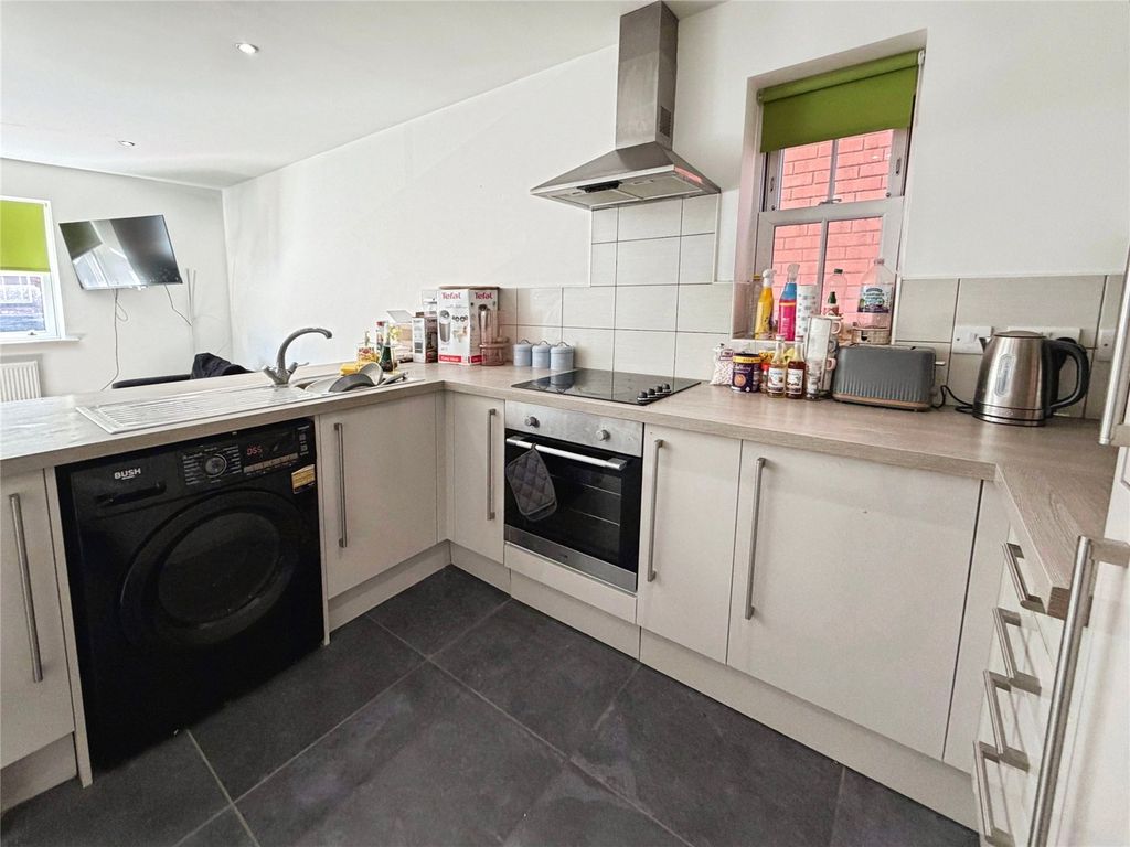 Property photo 2 of 10 Kitchen