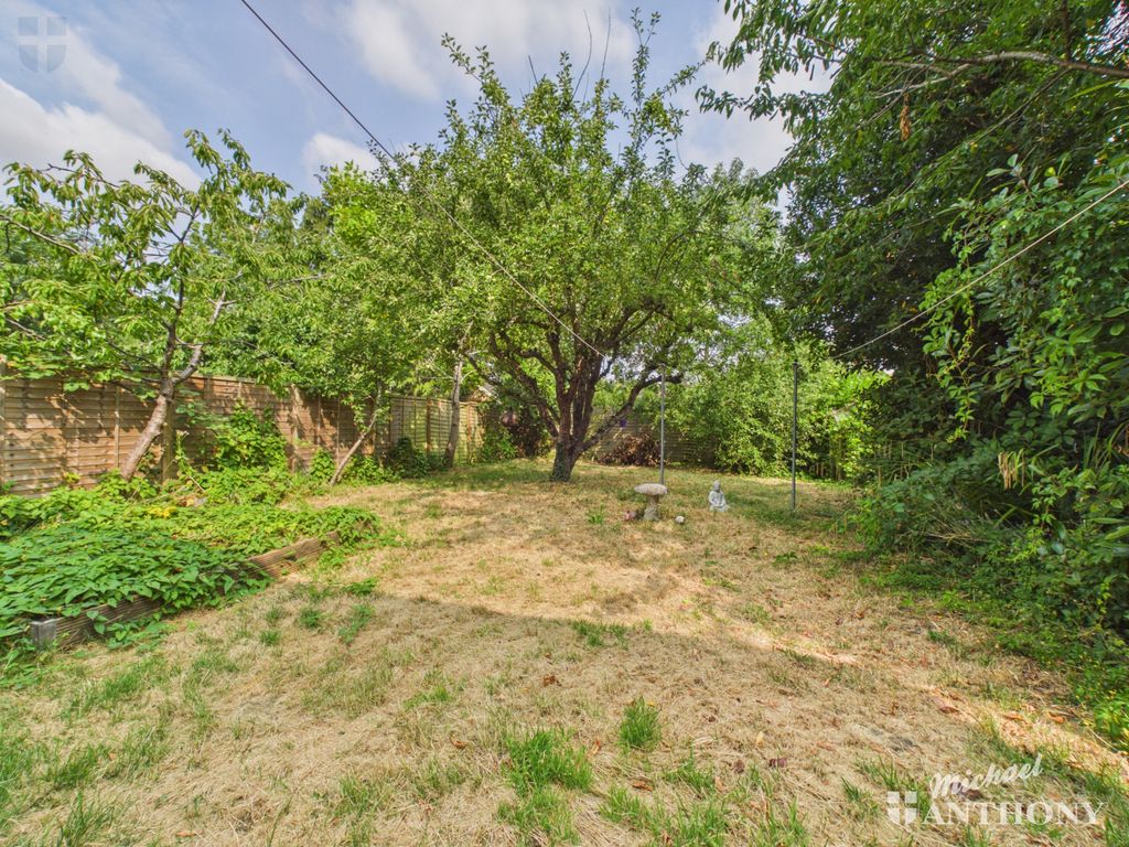 Property photo 3 of 13 Cam03218G0-Pr1108-Still003