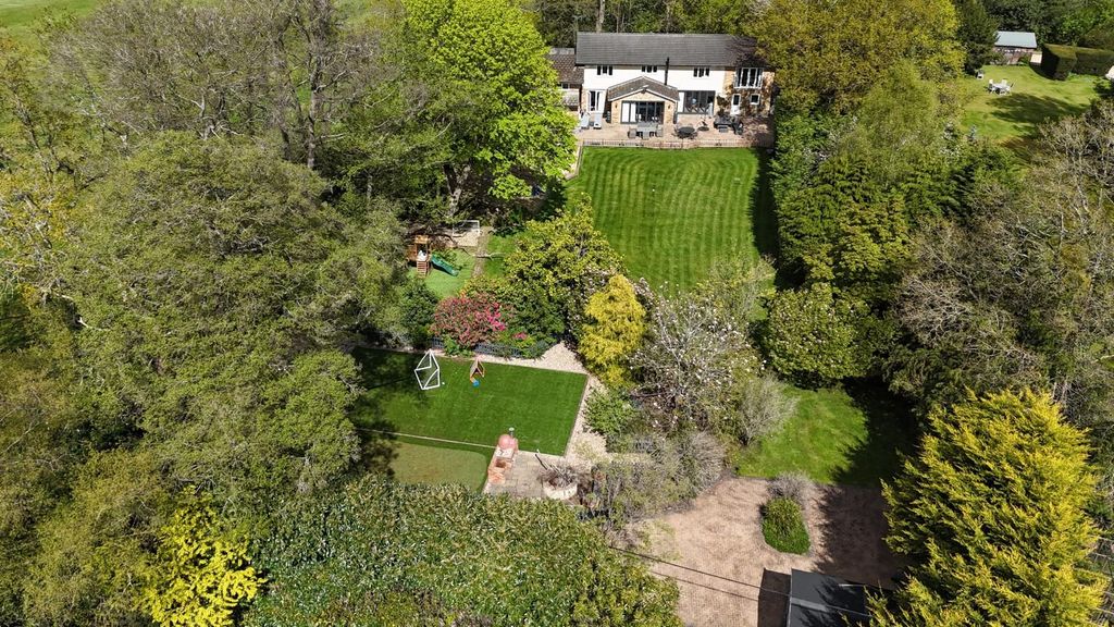 Property photo 1 of 32