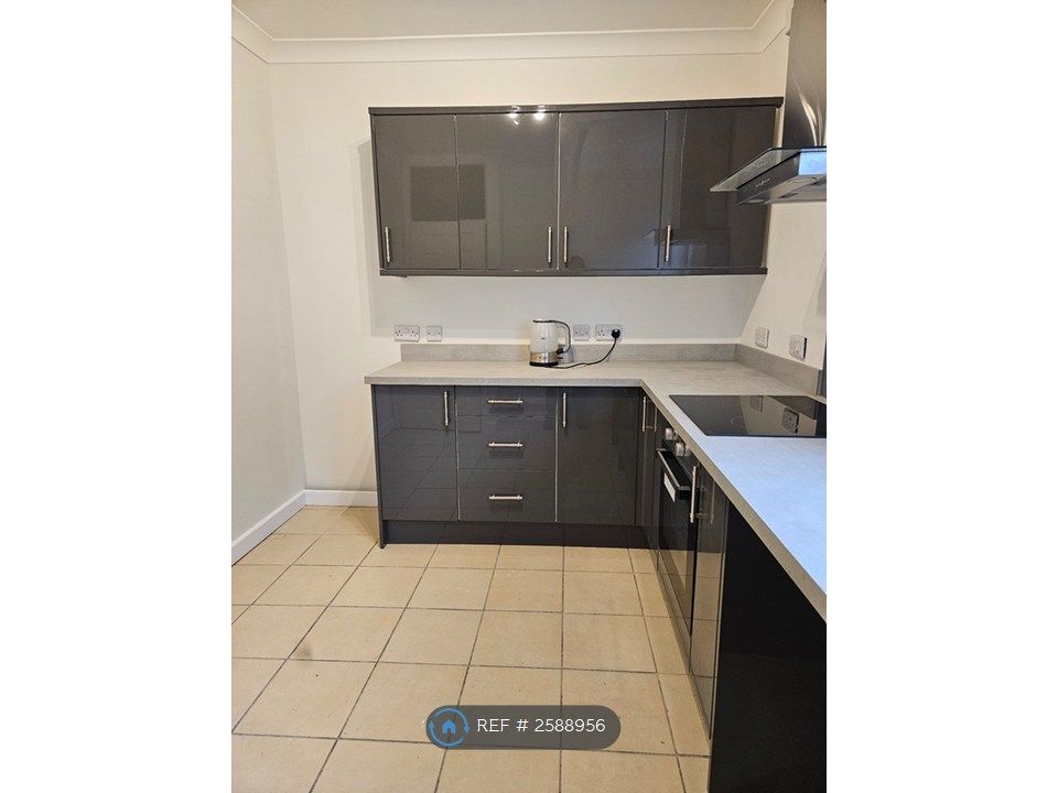 Property photo 1 of 17 Kitchen