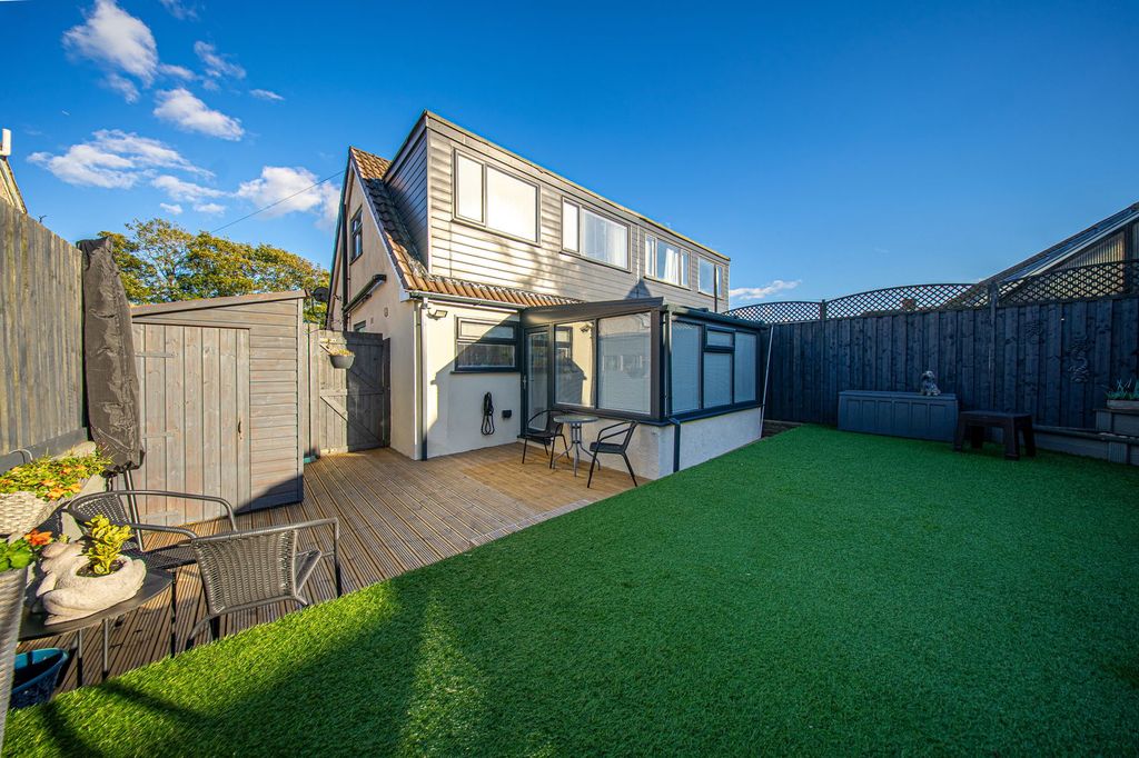 Property photo 2 of 24