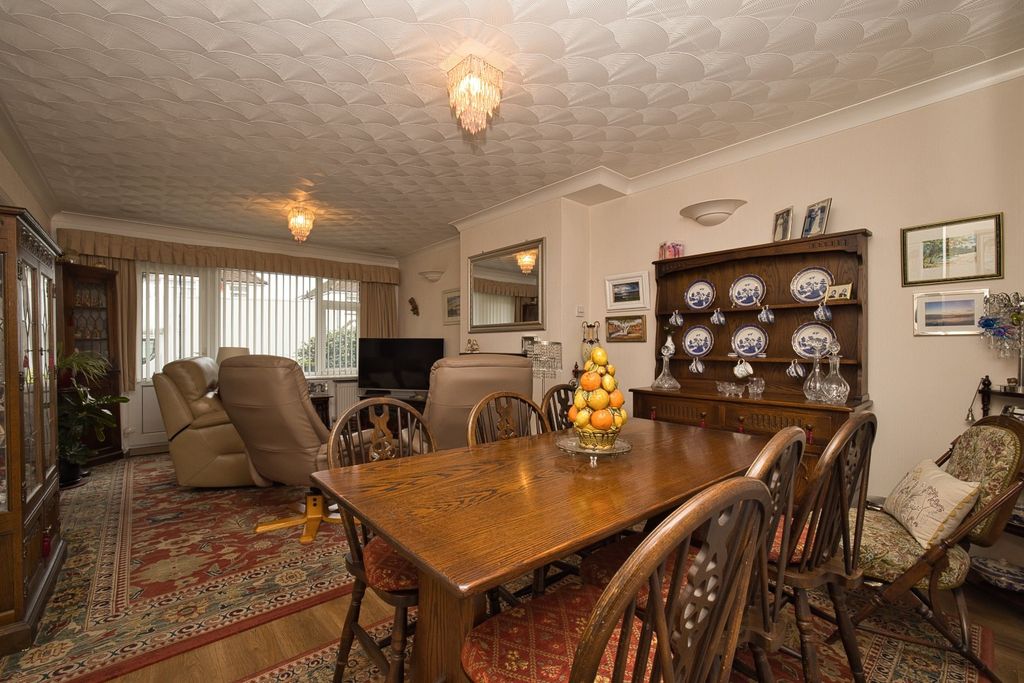 Property photo 2 of 12 Picture 2