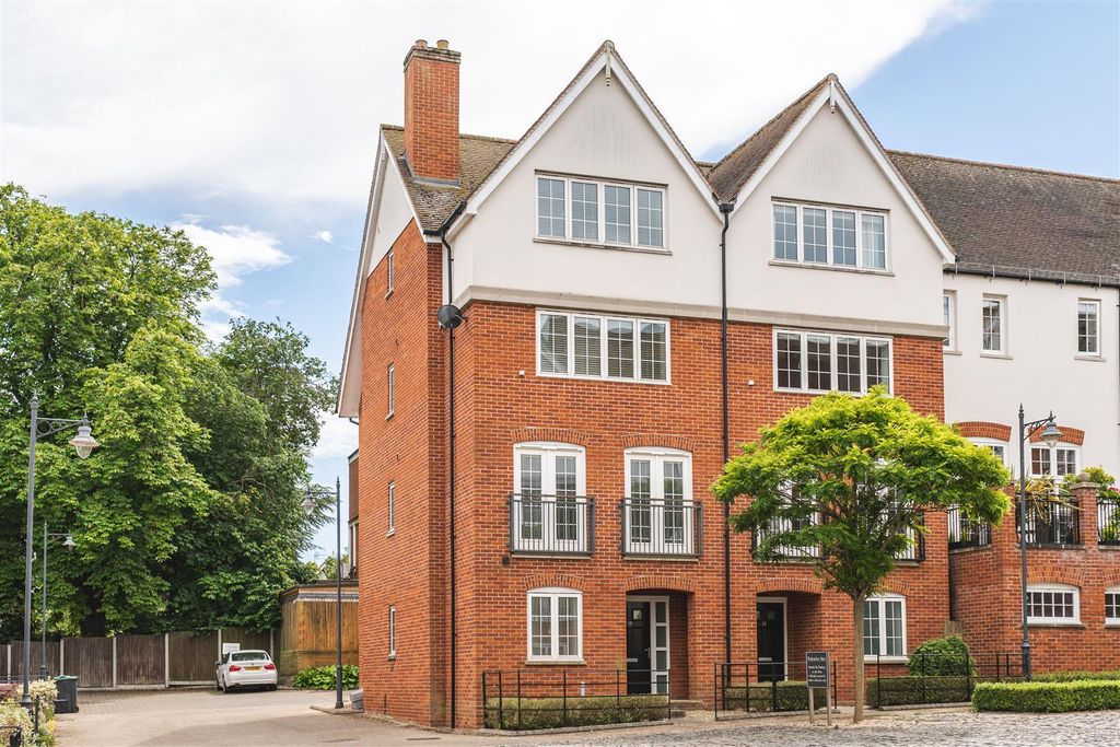 Property photo 1 of 14 External Bcc.Jpg