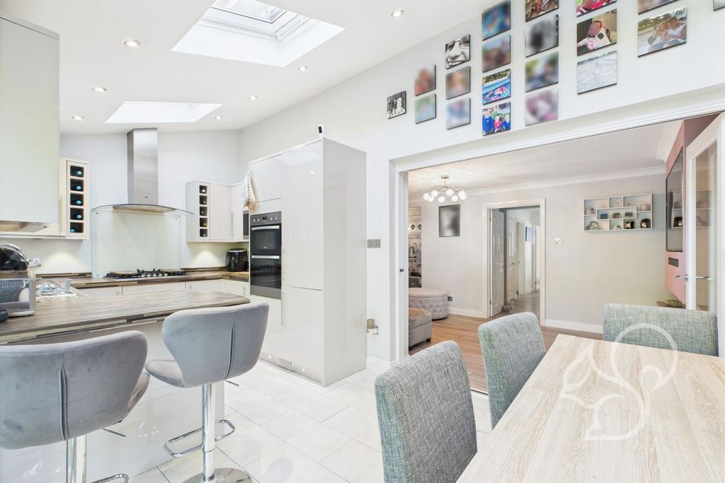 Property photo 2 of 26 Cam01659G0-Pr0430-Still004.Jpg