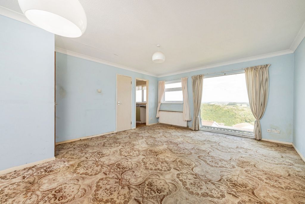 Property photo 2 of 19 Pbox-Img.Jpg