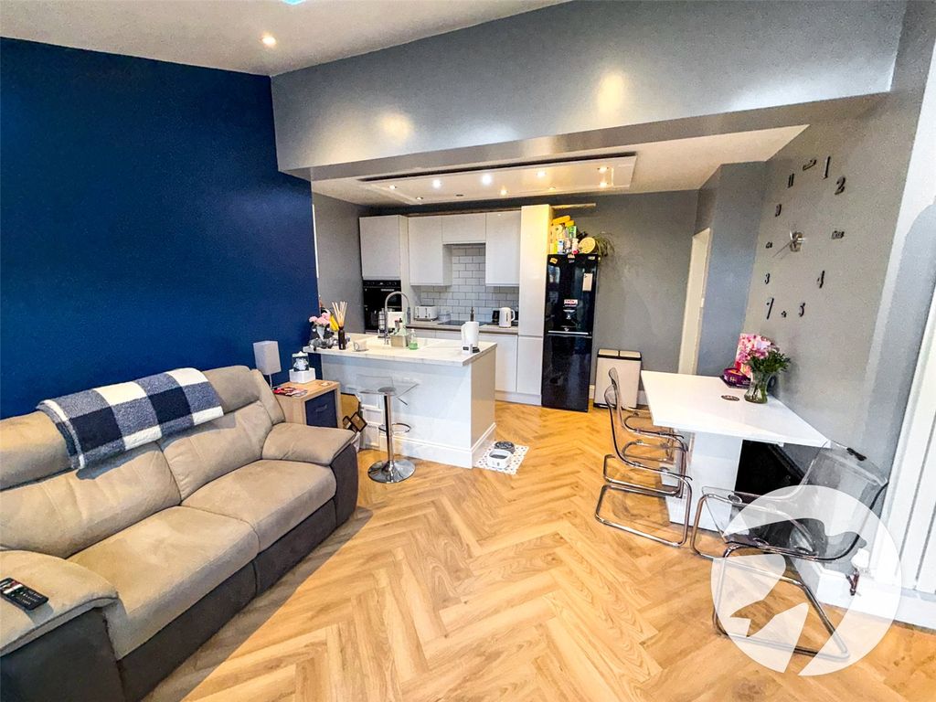 Property photo 2 of 15 Picture No. 05