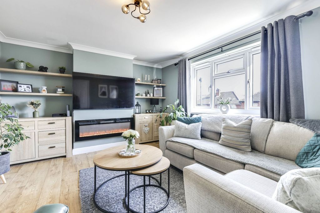 Property photo 2 of 20 Picture No. 35