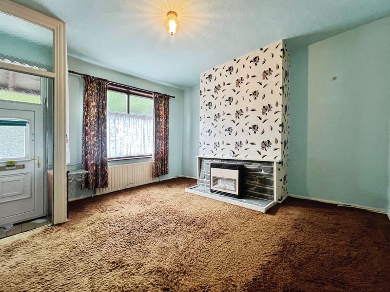 Property photo 3 of 13 Lounge