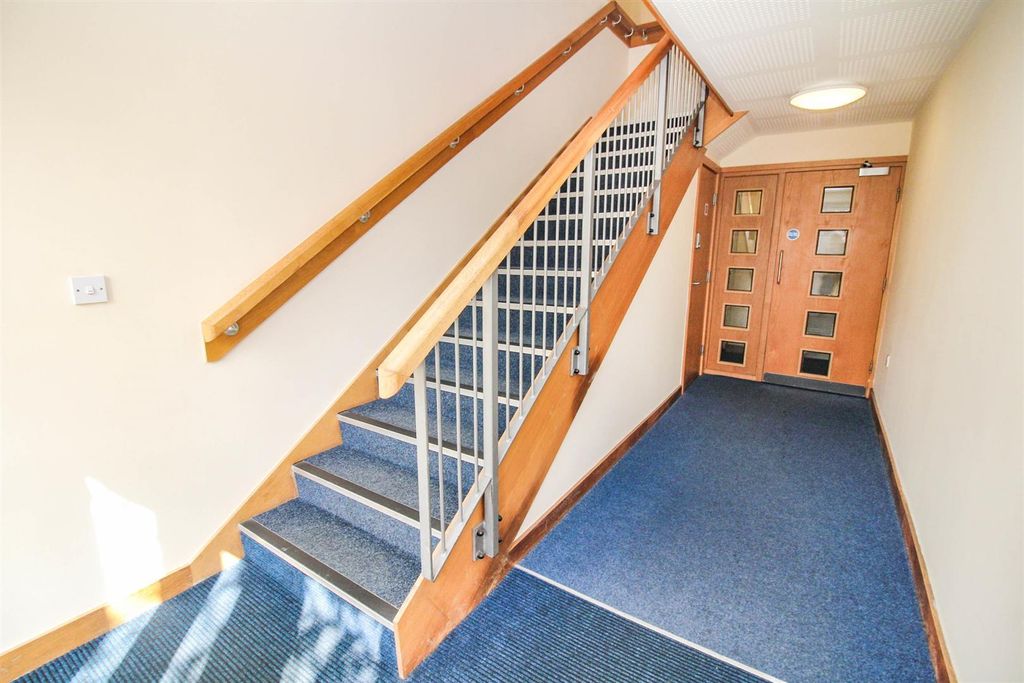 Property photo 2 of 14 Communal Areas