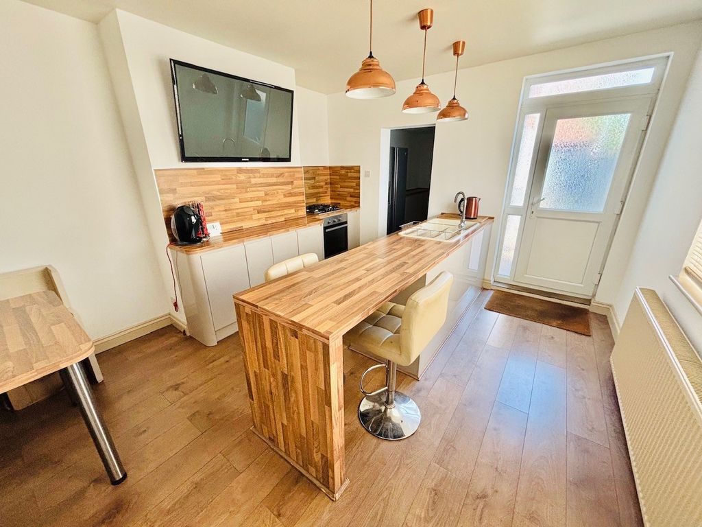 Property photo 2 of 16 Pbox-Img.Jpg