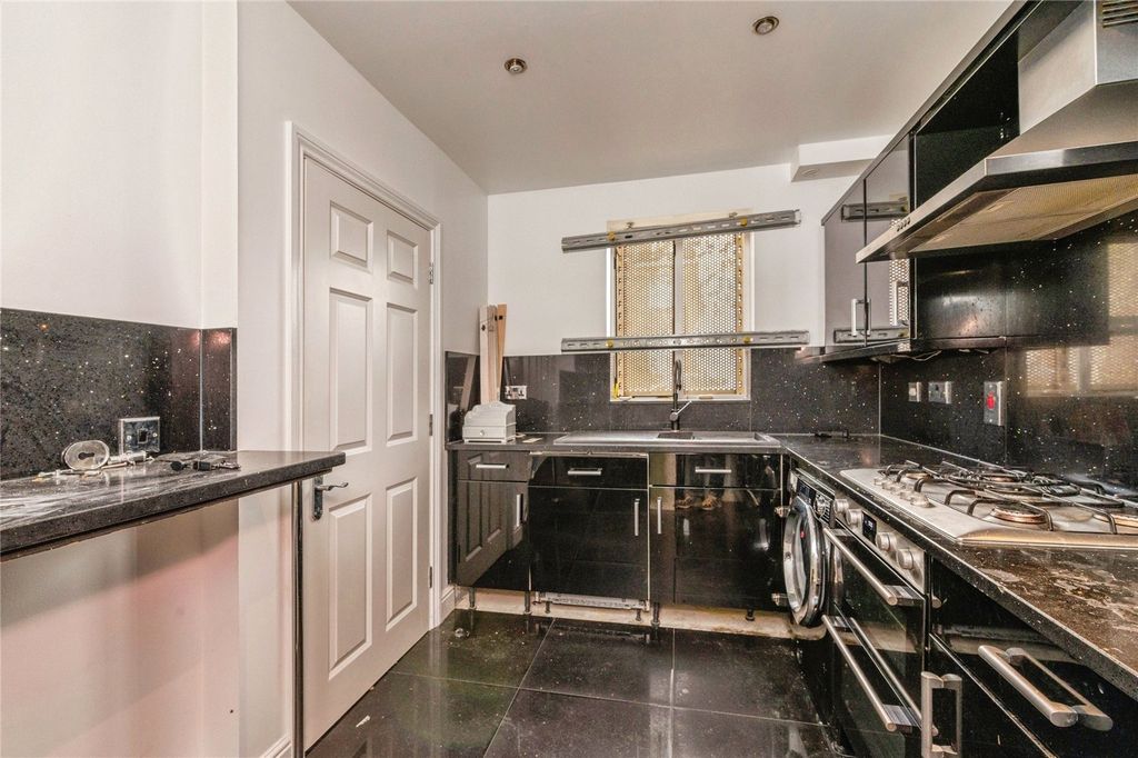 Property photo 2 of 21 Photo