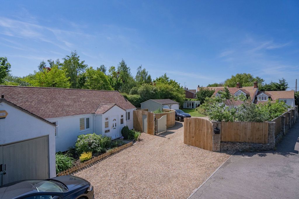 Property photo 2 of 39