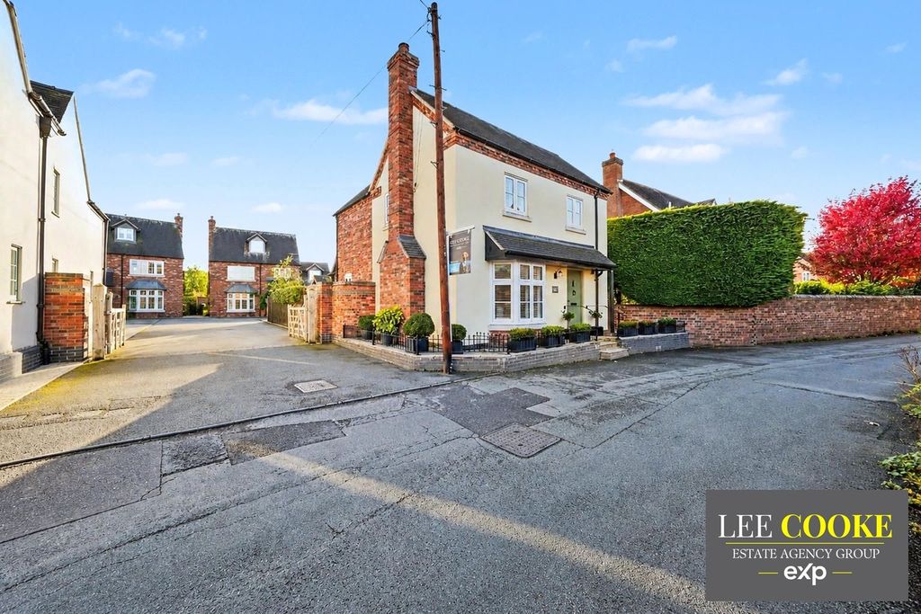 Property photo 2 of 50