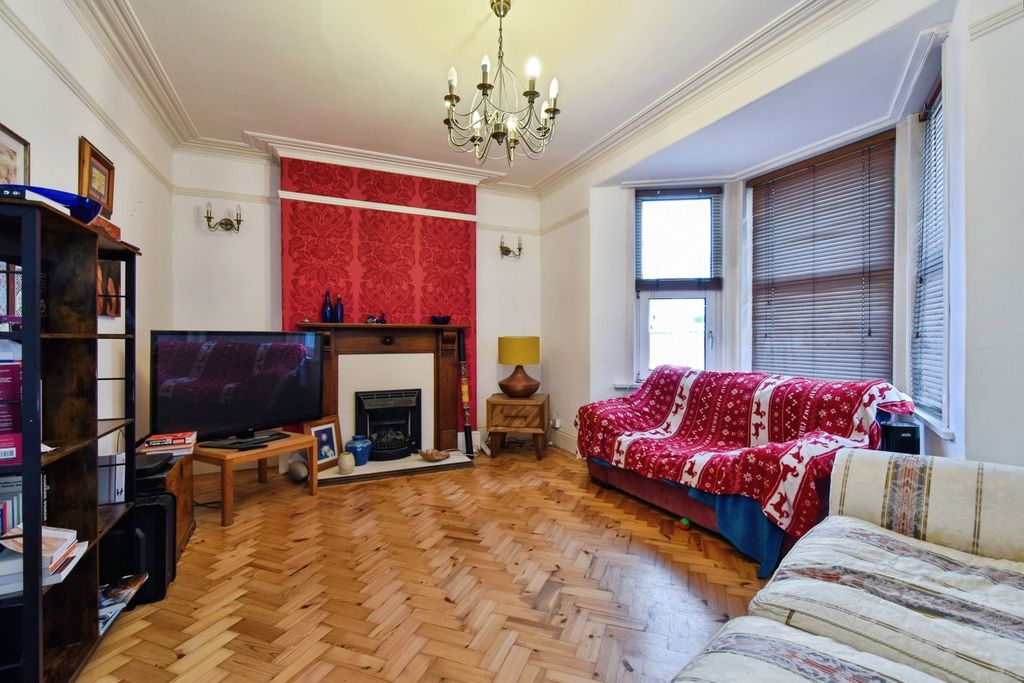 Property photo 2 of 17 Photo