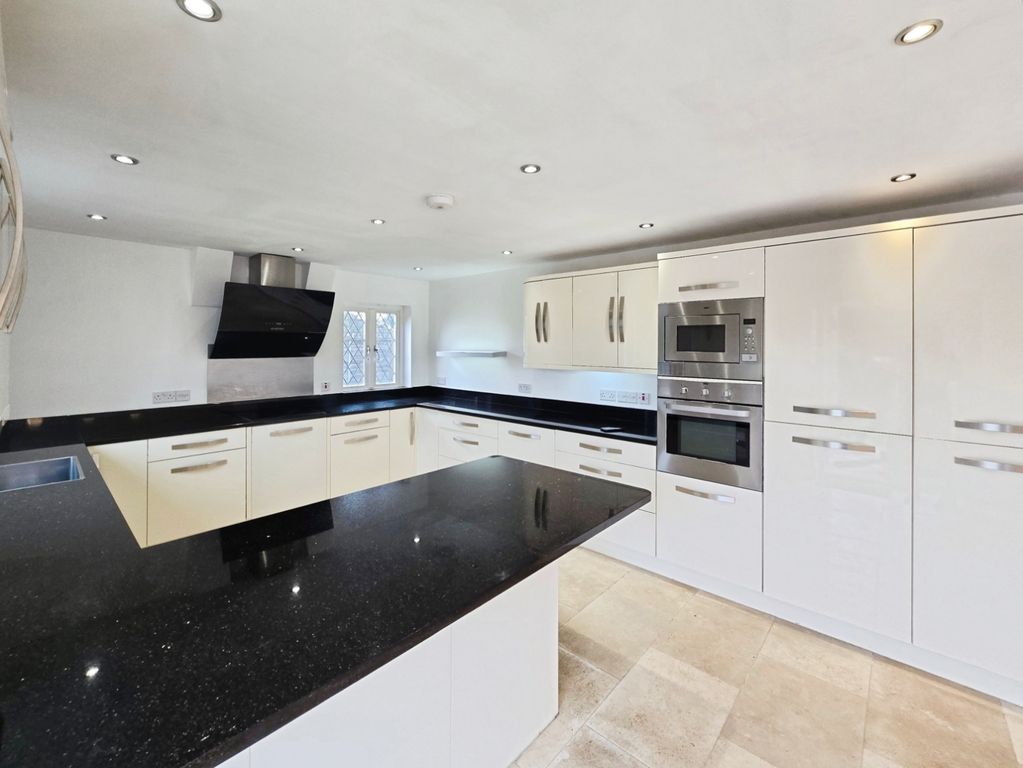 Property photo 3 of 19 Pbox-Img.Jpg