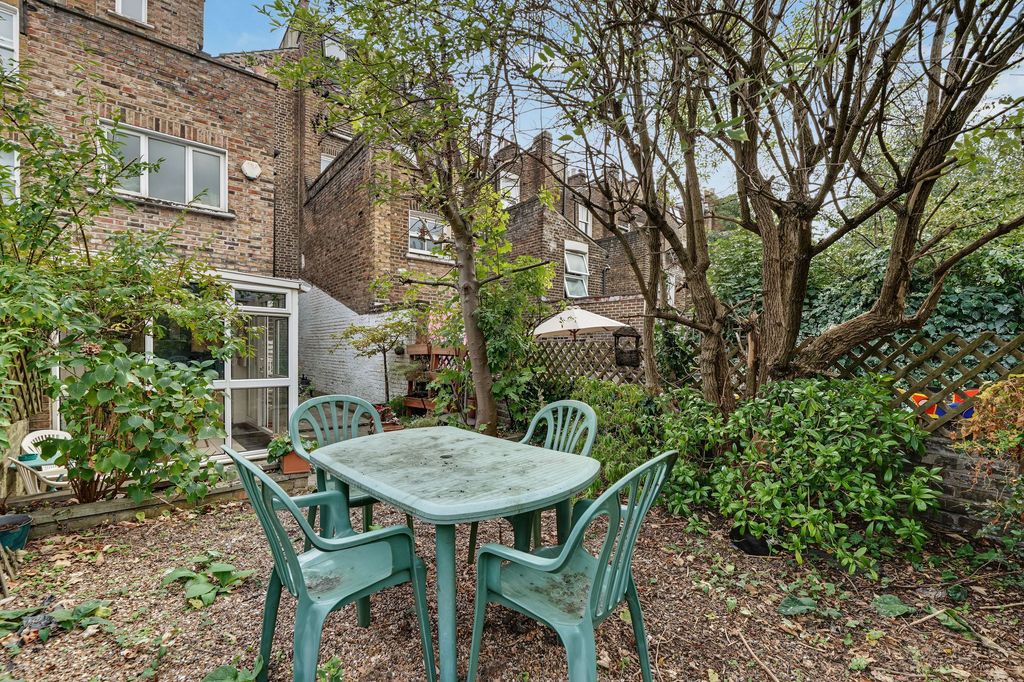 Property photo 2 of 12