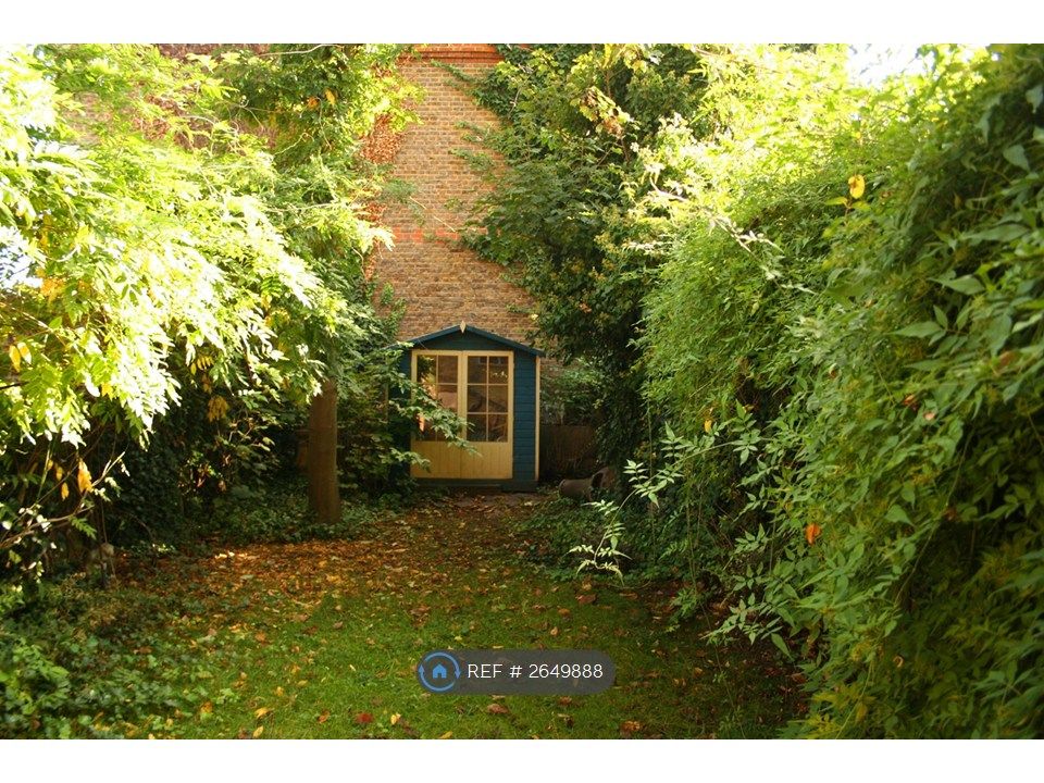 Property photo 2 of 10 Garden Study Hut In Private Garden