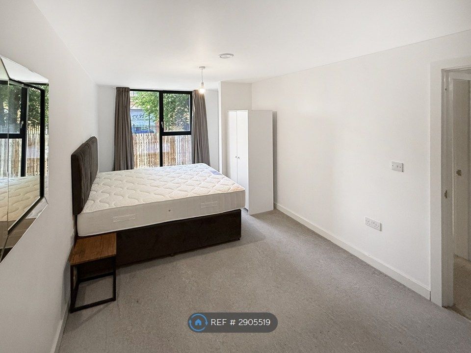 Property photo 1 of 10 Bedroom 1