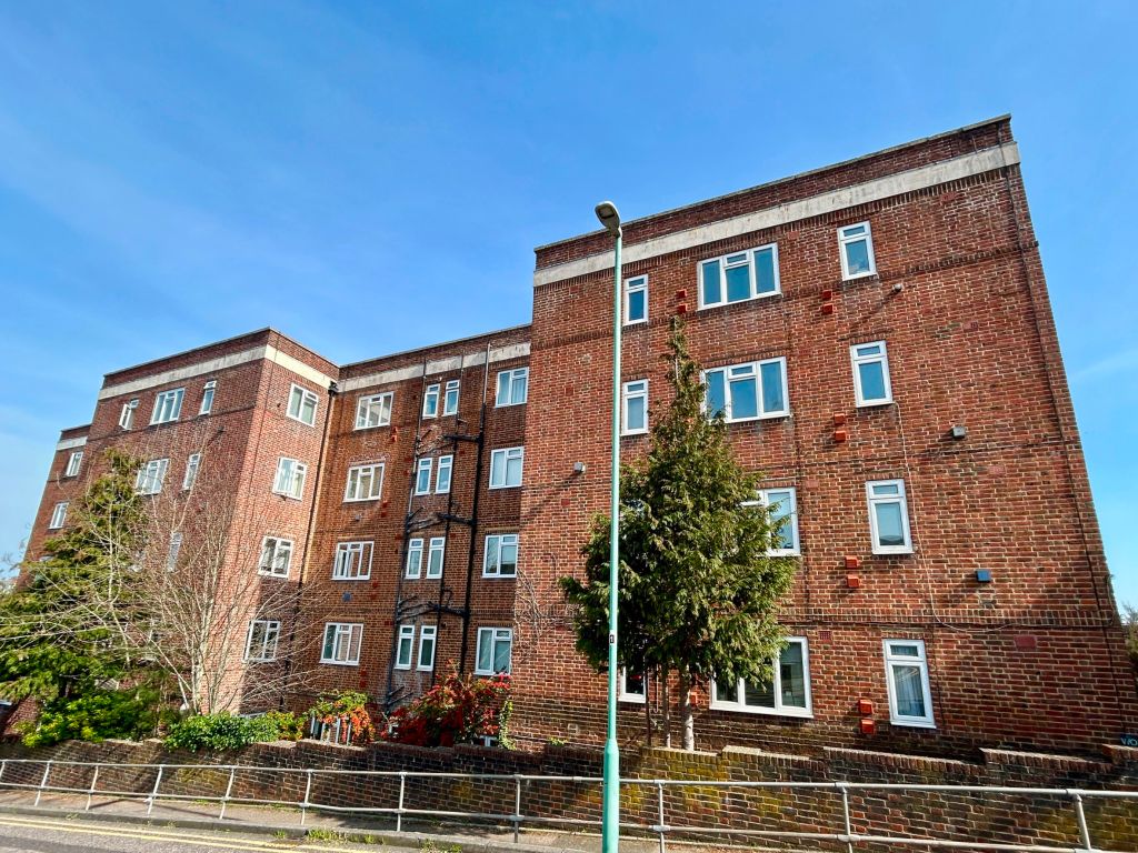 Property photo 1 of 11