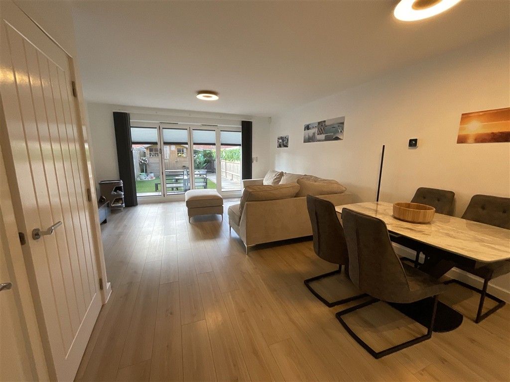 Property photo 3 of 9 Reception