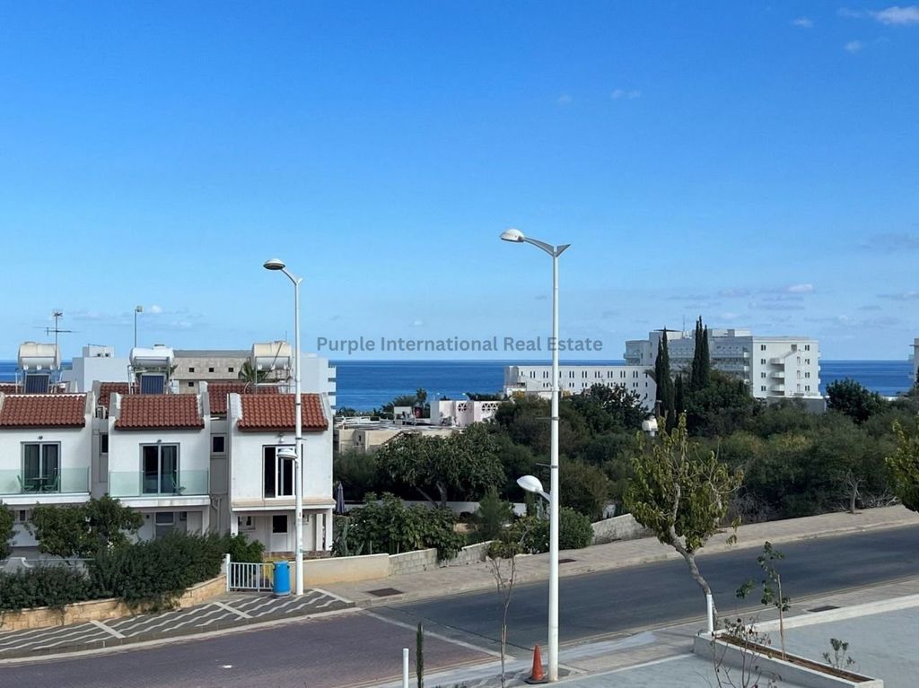 Property photo 2 of 25