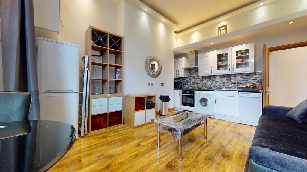 Property photo 2 of 9 65018F7Cf269Bed9A537E01d_F260d0665E28Ae1920A7Fc47d