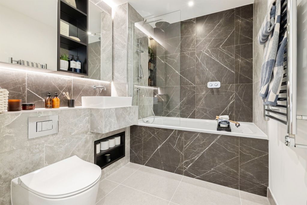 Property photo 2 of 24