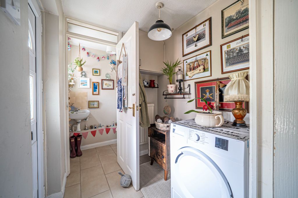 Property photo 2 of 21