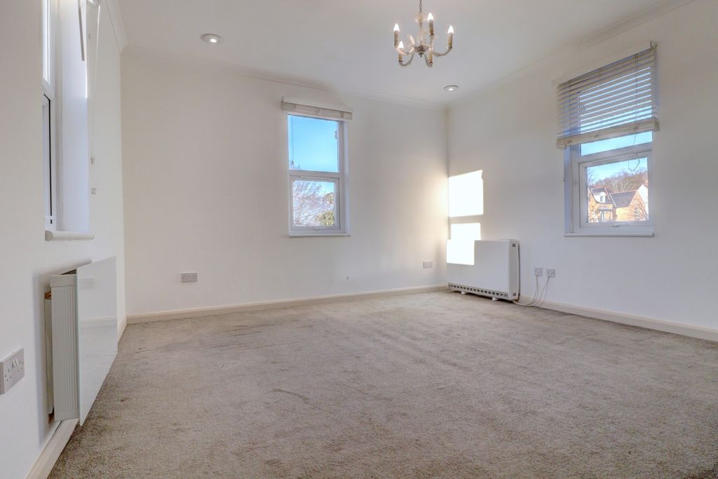 Property photo 2 of 8 Picture No. 10