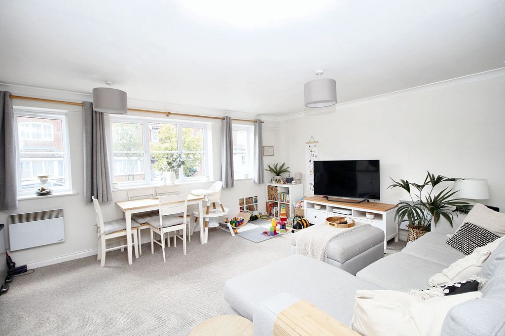 Property photo 2 of 16