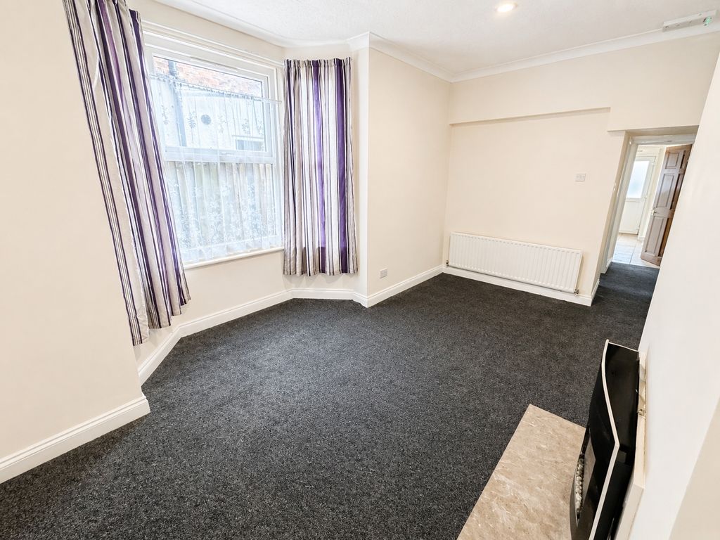 Property photo 3 of 7 Living Area