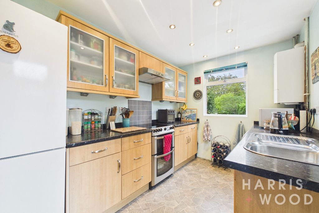Property photo 3 of 18 5673804