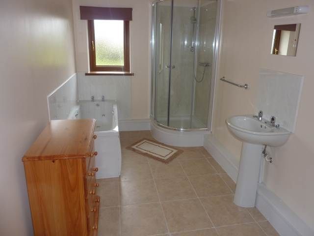 Property photo 3 of 8 Bathroom