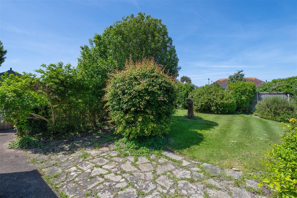Property photo 3 of 15 Goodwin Avenue, Swalecliffe, Whitstable