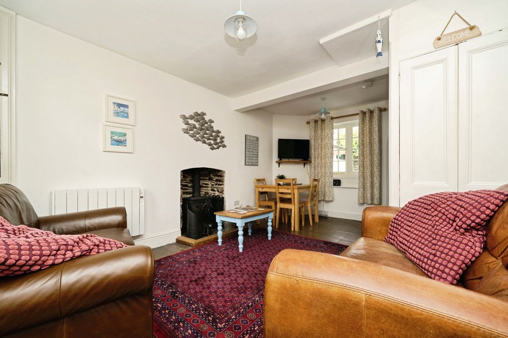 Property photo 2 of 16 Pbox-Img.Jpg