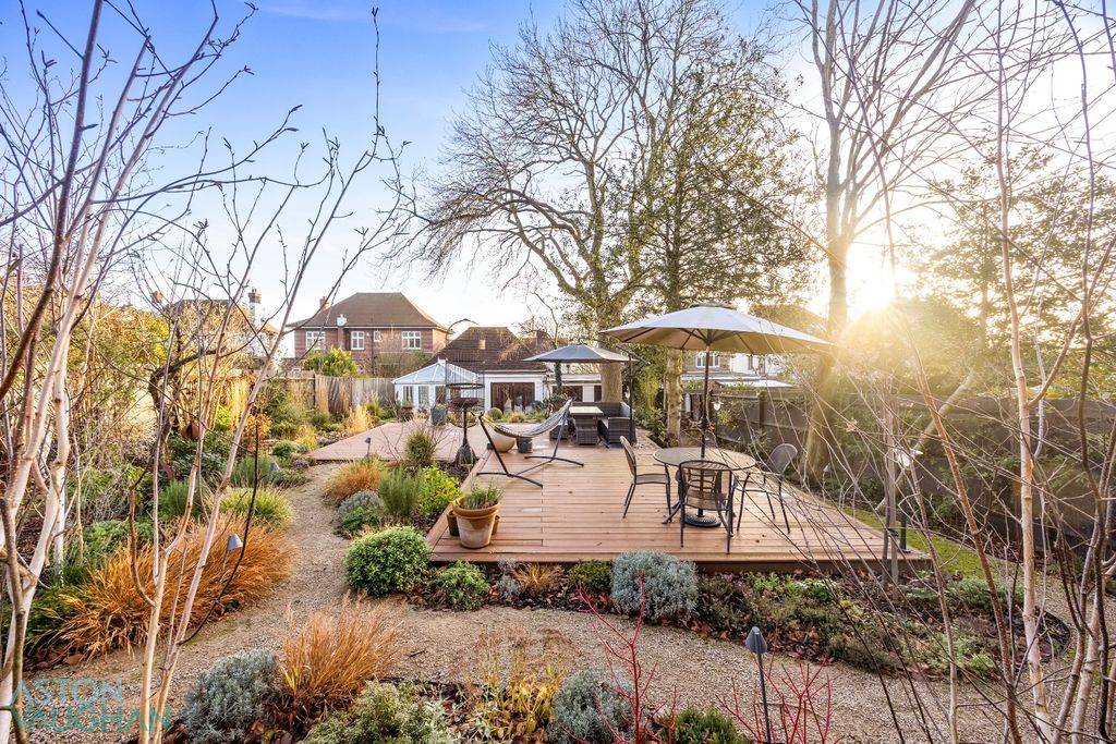 Property photo 1 of 38 4751443