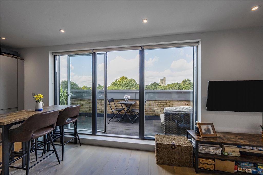 Property photo 2 of 15 Picture No. 38