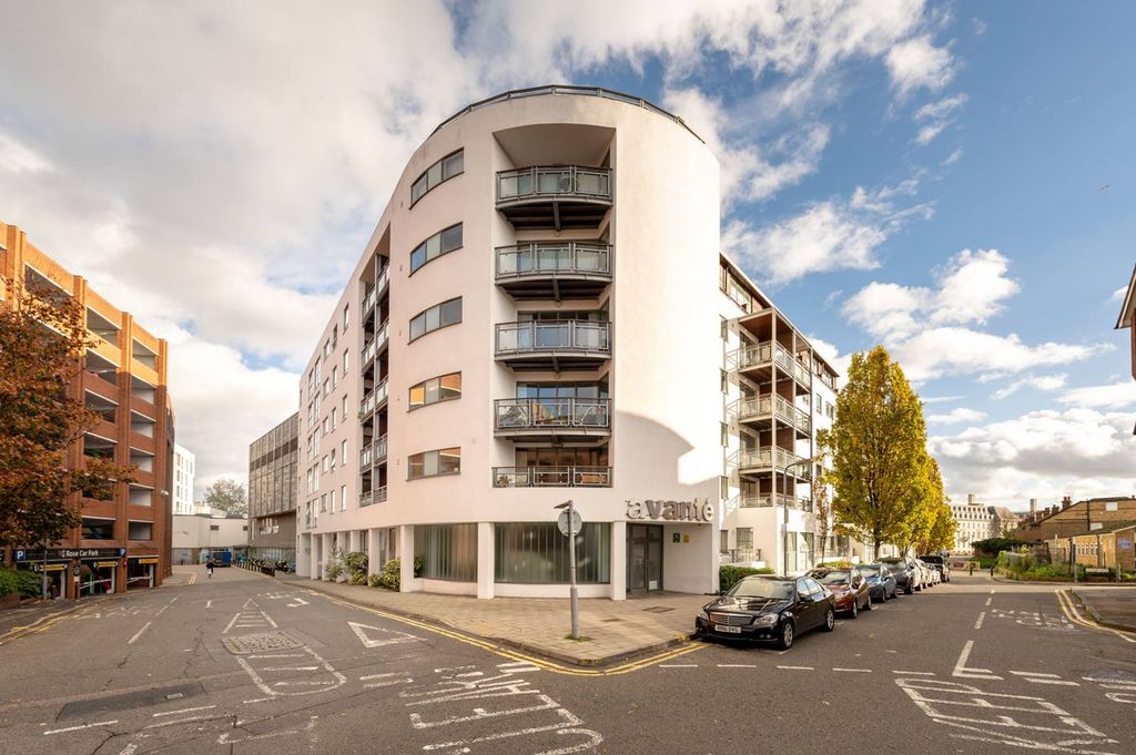 Property photo 2 of 11