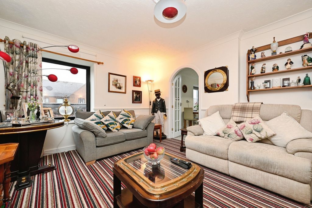 Property photo 3 of 27 Pbox-Img.Jpg